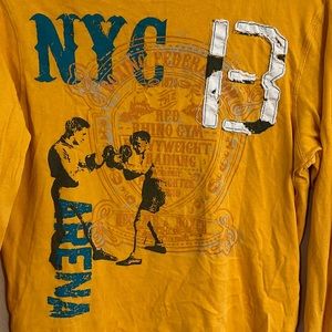 Long sleeved boxing themed L tshirt